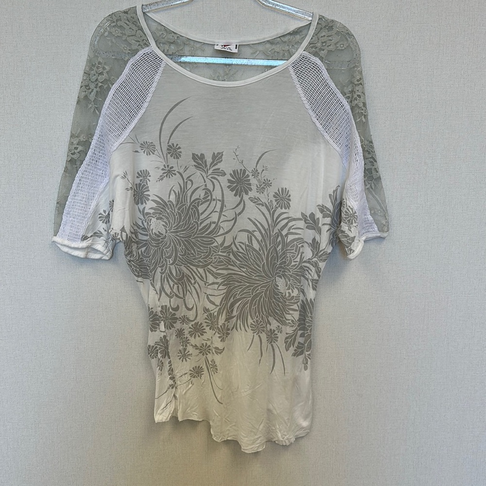 *3/$25* Free People Ivory Comb Top • Sz L